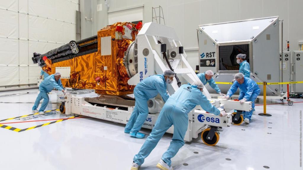 Satélite Biomass en la sala blanca