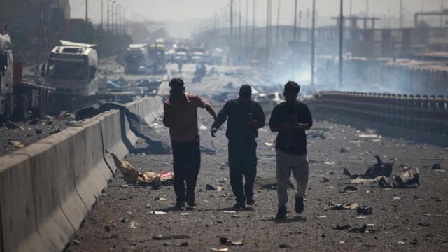 2025-04-26T133510Z_211917040_RC2O5EA0ELBQ_RTRMADP_3_IRAN-SECURITY-PORT-BLAST