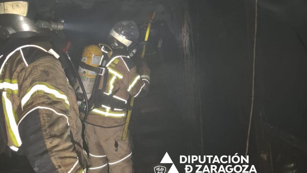 Los bomberos, en la vivienda.
