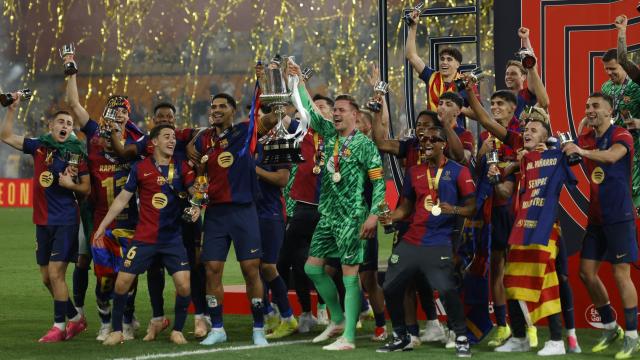 La plantilla del Barça celebra el título de la Copa del Rey.