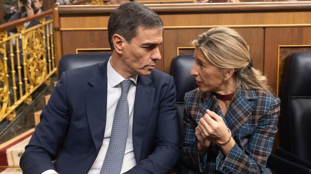 Pedro Sánchez y Yolanda Díaz durante una sesión de control en el Congreso de los Diputados.
