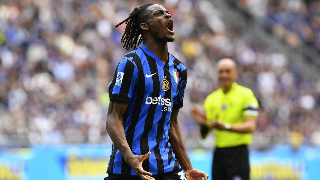 Bisseck se lamenta tras una acción fallada frente a la Roma.