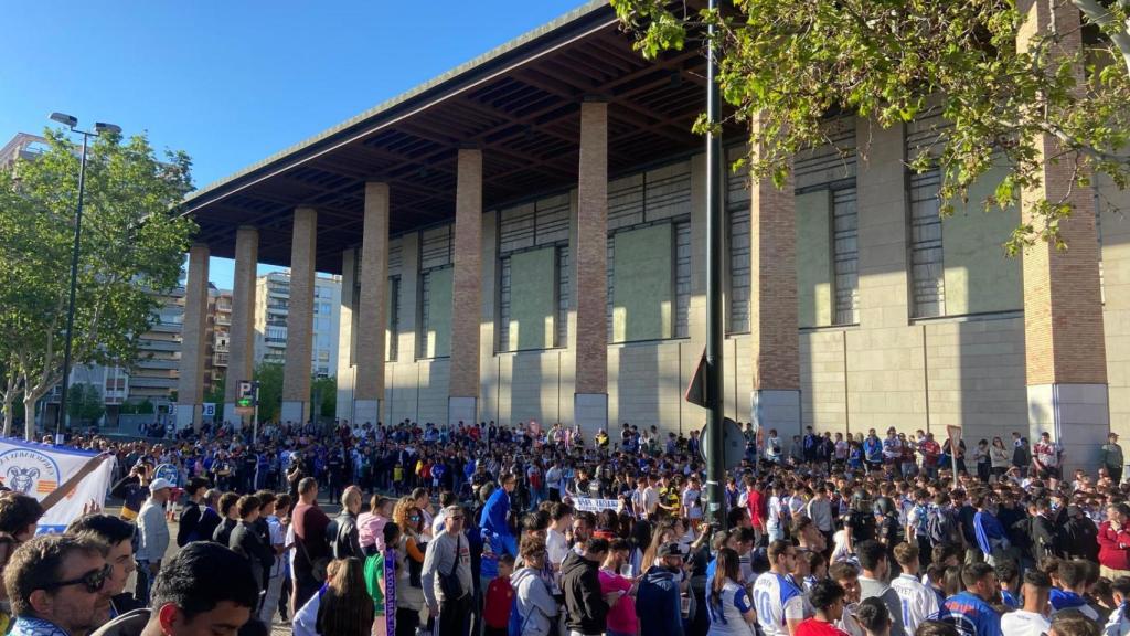 Ambiente previo al Real Zaragoza - Huesca.