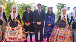 Las Bellea del Foc 2024, junto al alcalde Luis Barcala en la Casa Mediterráneo.