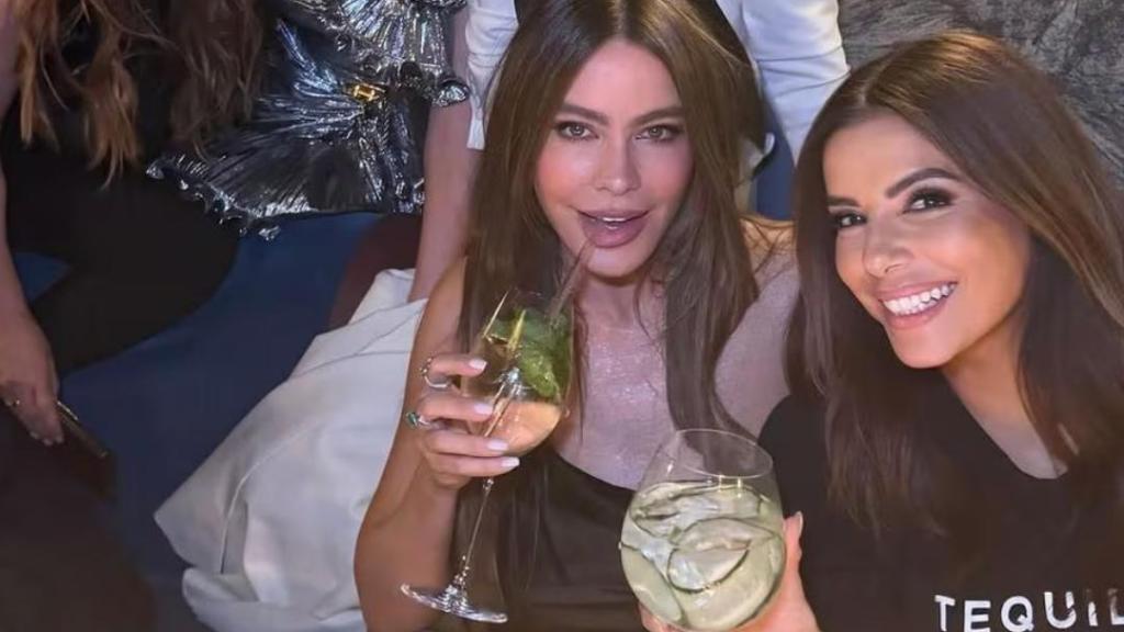 Sofía Vergara y Eva Longoria disfrutando de una noche en Madrid.