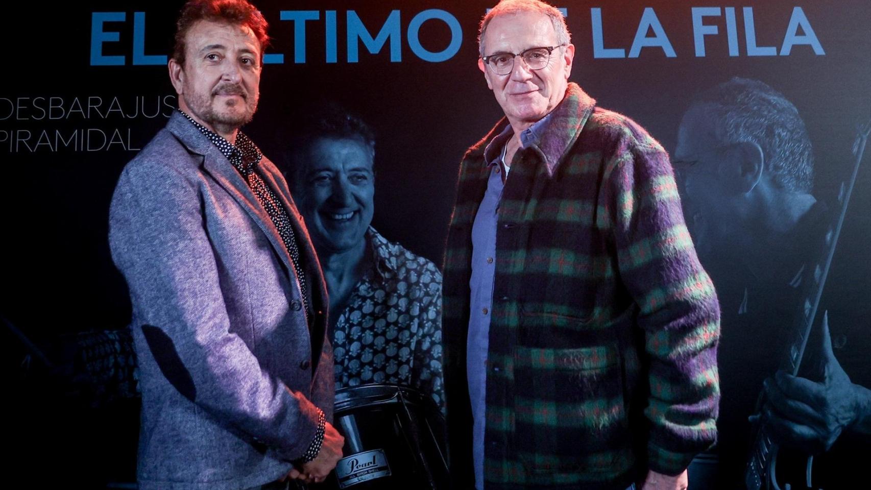 Los cantantes Manolo García (i) y Quimi Portet (d), del ‘Último de la Fila’. Foto: Europa Press.