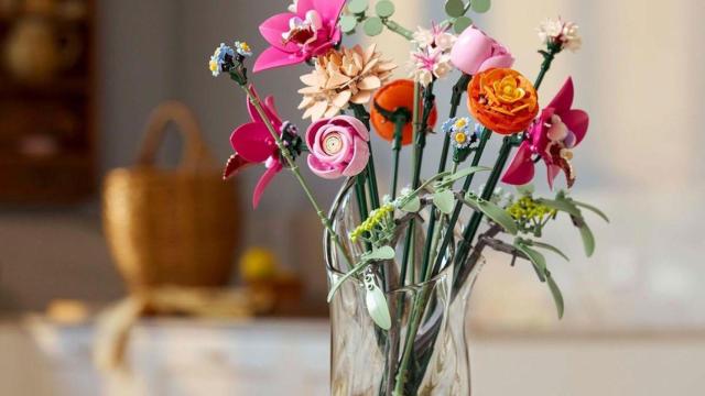 Ni velas ni flores naturales: esta es el elemento de decoración que arrasa en las tendencias de 2025