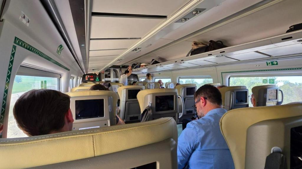 Pasajeros atrapados en un tren de Renfe entre Madrid y Elche.