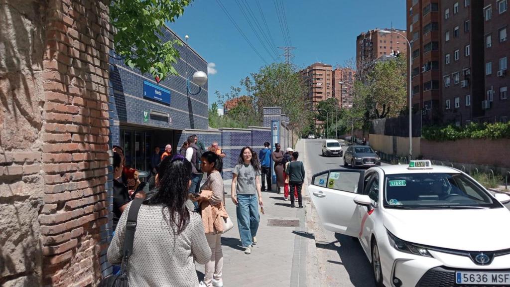 El apagón tumba el Metro y las Cercanías de Madrid: la falta de suministro obliga a cancelar todos los servicios ferroviarios