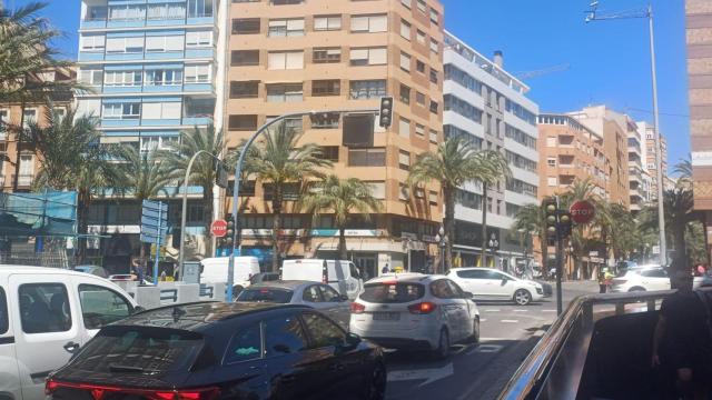 La Rambla Méndez Núñez con los semáforos apagados.