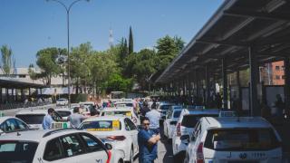 Junto a los autobuses, el Taxi ha sido el único medio de transporte terrestre para aquellos viajeros que llegaban a Madrid antes del apagón