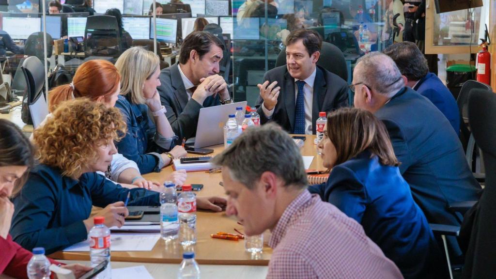 Mañueco participa en el Comité de Crisis establecido en el 112 por el apagón