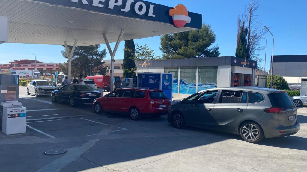 Gasolinera en la calle Jarama del Polígono Industrial de Toledo.