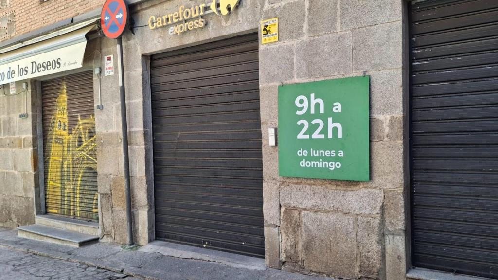 El supermercado Carrefour de la calle Trinidad ha cerrado antes de su hora habitual.