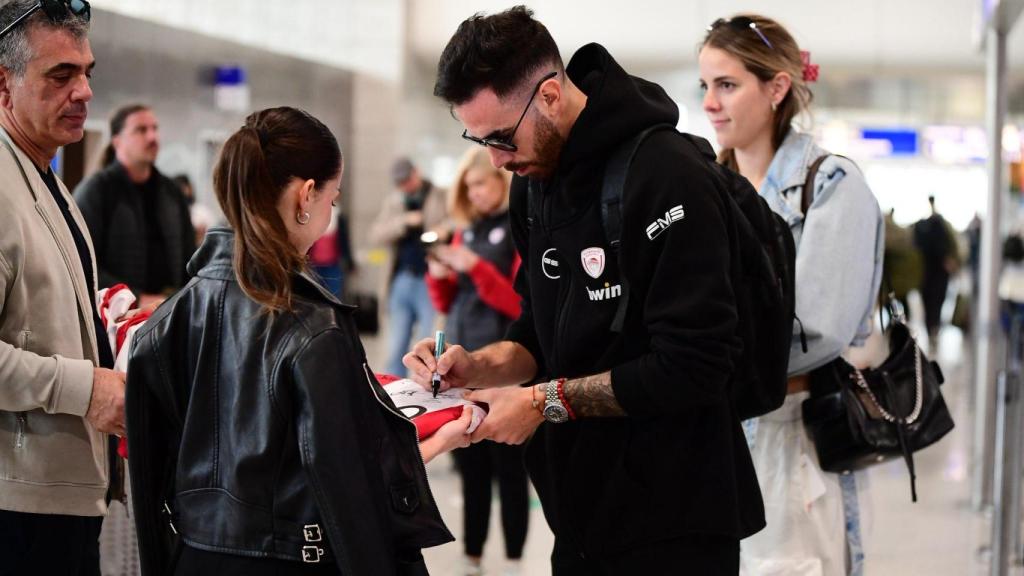 Los jugadores de Olympiacos en su viaje a Madrid