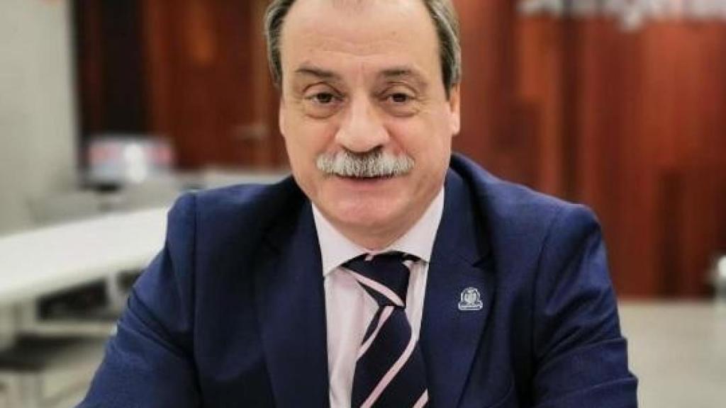 Decano Rafael Álvarez