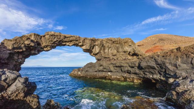 Arco de piedra en Charco Manso, El Hierro.