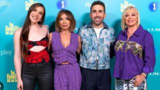 Inés Hernand, Aitor Albizua, Belén Esteban y María Patiño en la presentación de 'La familia de la tele'.