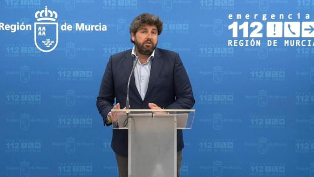 López Miras, este lunes, durante una de sus comparecencias de prensa por el gran apagón.