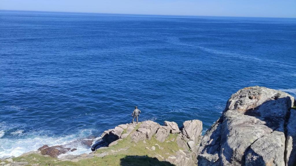 Guardia Civil en un operativo en Fisterra
