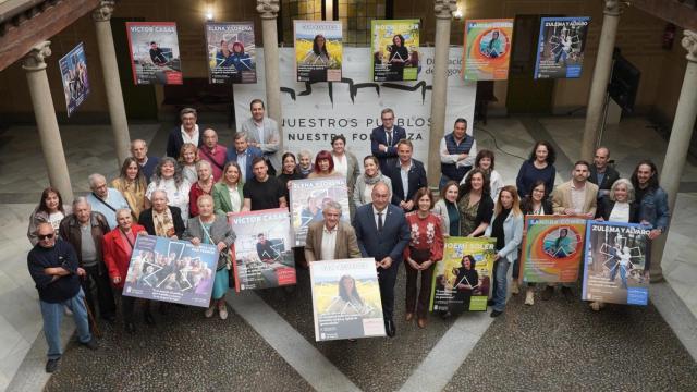 Foto de familia de la presentación de la campaña en la Diputación de Segovia