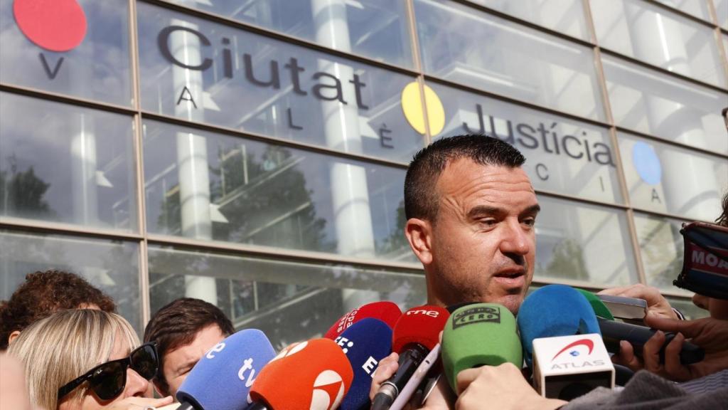 Vicente Mompó, este martes a su llegada a la Ciudad de la Justicia. Rober Solsona / Europa Press