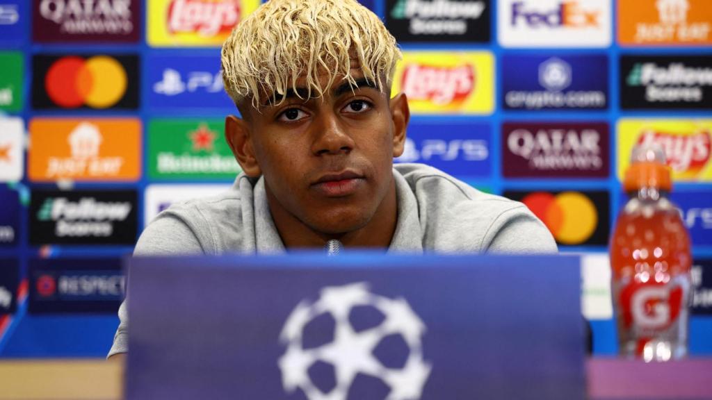 Lamine Yamal, en rueda de prensa con el Barça
