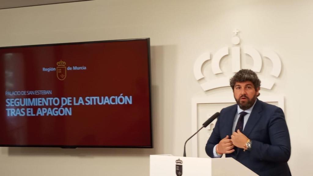 López Miras, este martes, tras el Consejo de Gobierno extraordinario que ha convocado para analizar el gran apagón.