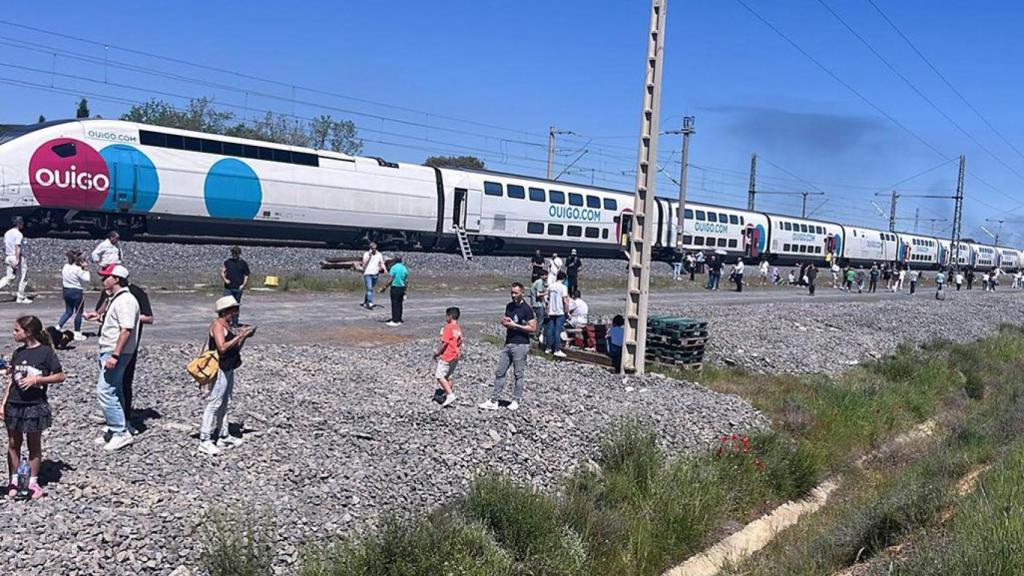 Tren parado en Brazatortas (Ciudad Real).