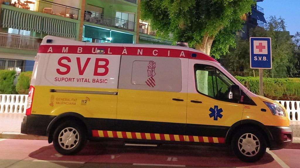 Foto de archivo de una ambulancia. CICU