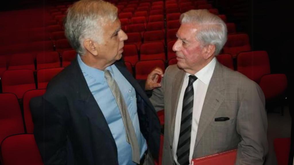 Alonso Cueto junto a Mario Vargas Llosa. Foto: perfil de Facebook de Alonso Cueto