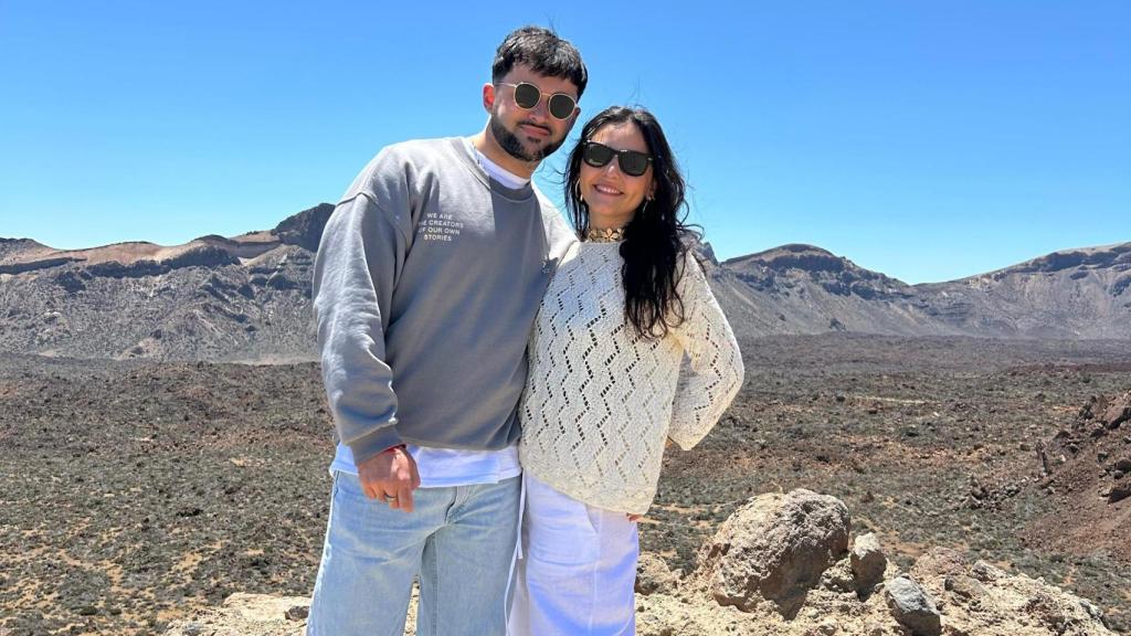 Una fotografía de Inés y Emilio, en su viaje a Canarias, antes del apagón. EE