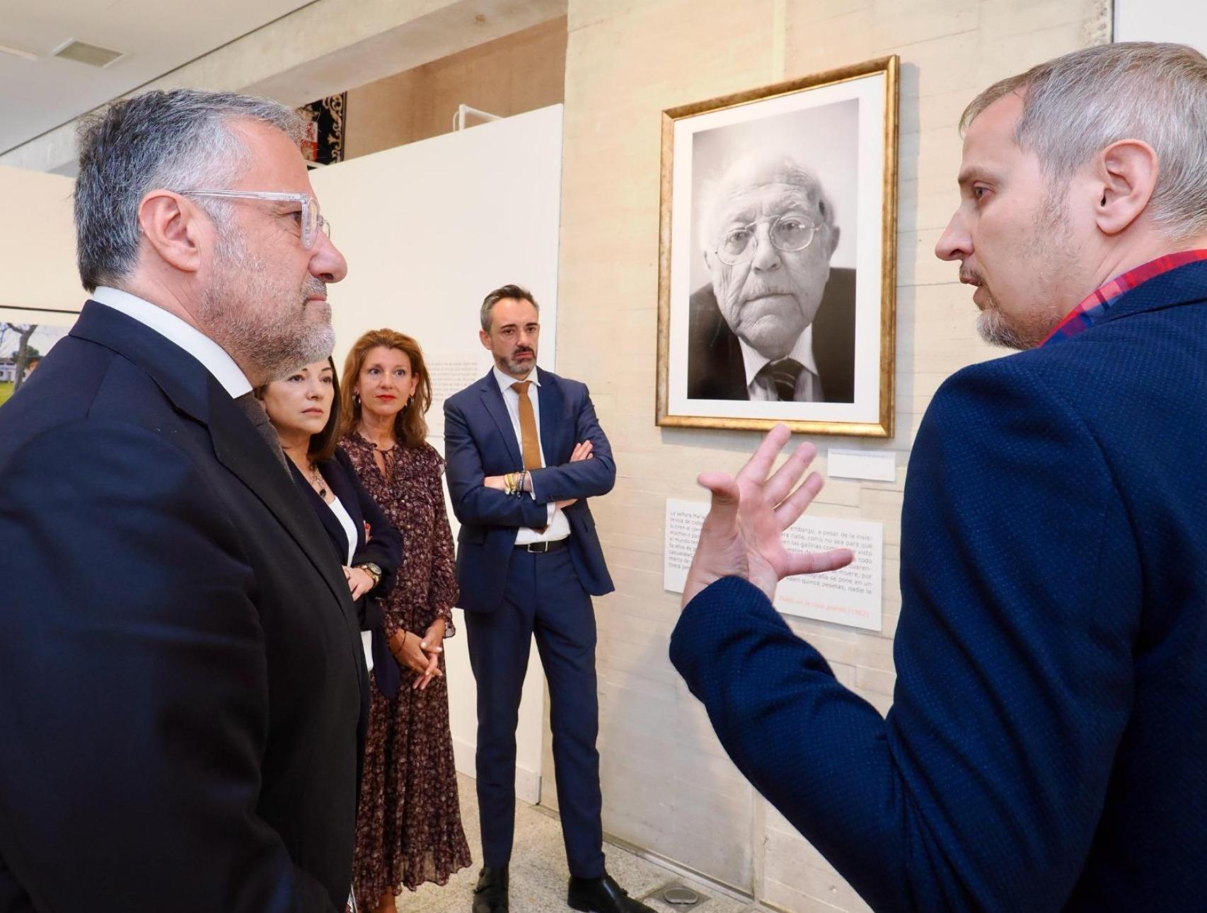 Exposicion en las Cortes de CyL sobre José Jiménez Lozano