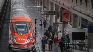 Tren de Iryo en la estación de Sevilla-Santa Justa.