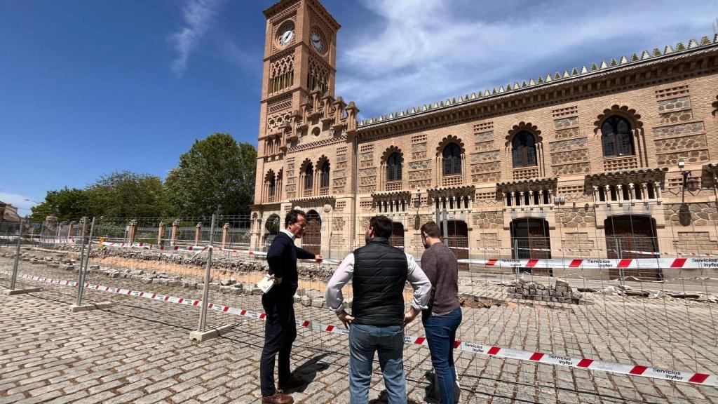 El alcalde de Toledo ha visitado este martes la estación de tren de Santa Bárbara.