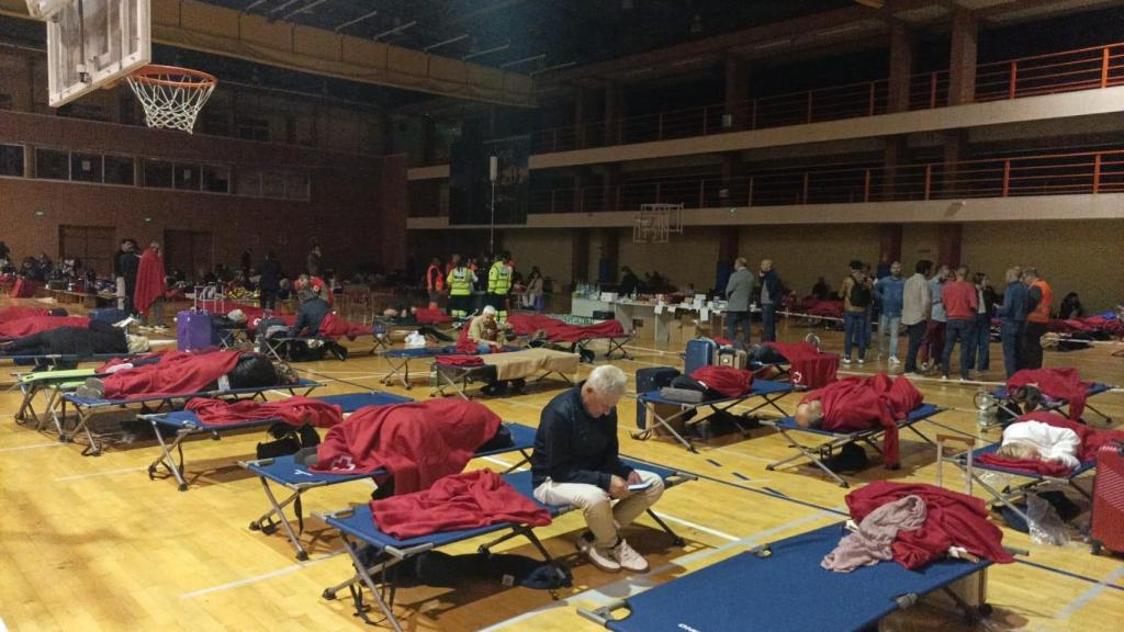 Polideportivo donde tuvieron que dormir