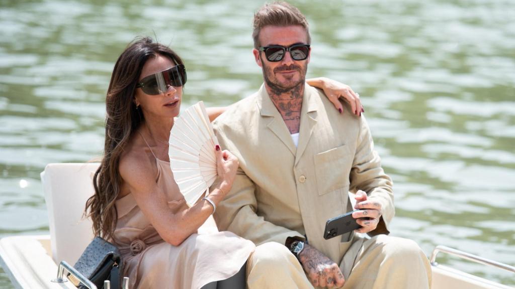 Victoria y David Beckham, en la presentación de Jacquemus en Francia. Año 2023.