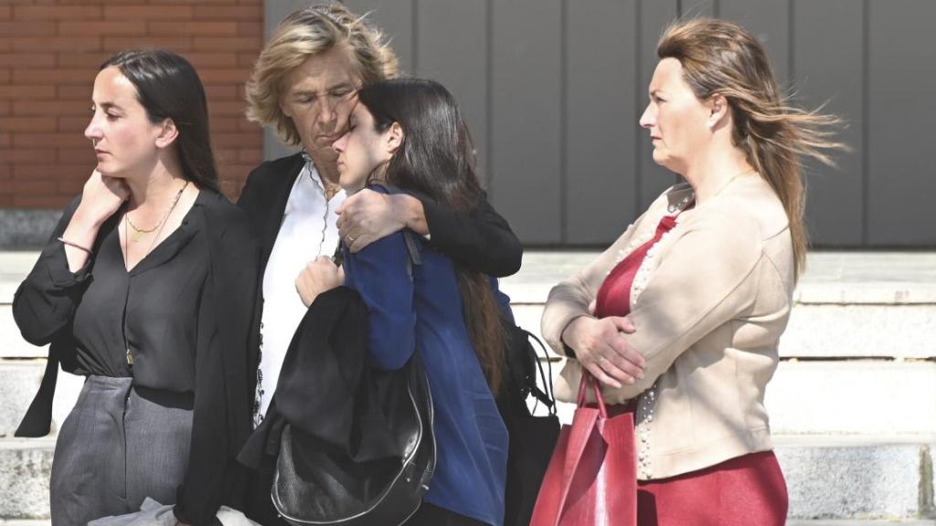Lucía Pombo y Marta Barroso en el último adiós a Belén Domínguez.