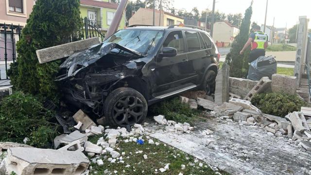 Accidente de tráfico en Ribeira.