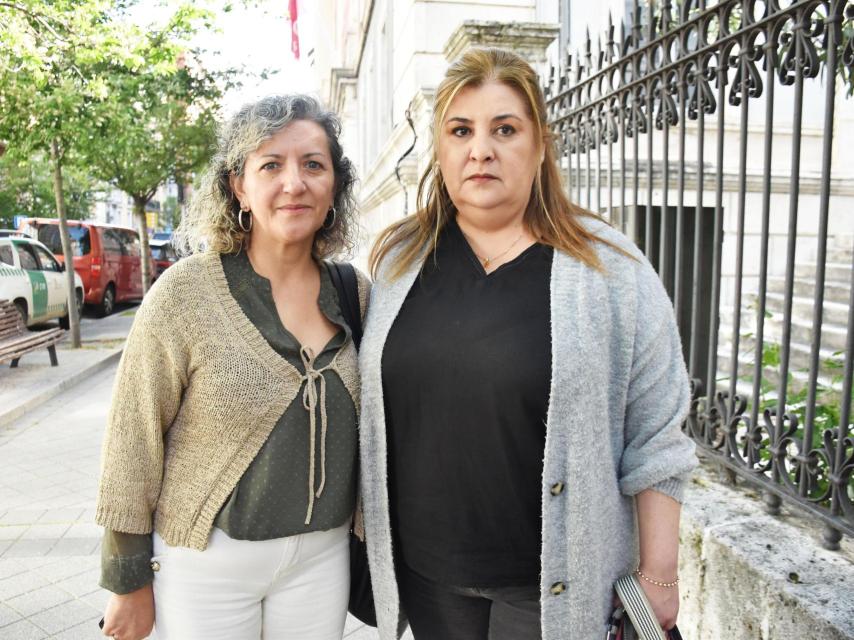 Raquel González, a la derecha, con Pilar Gutiérrez a la izquierda