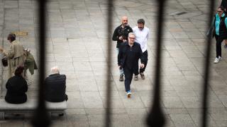 Alberto Chicote y su equipo grabando Batalla de Restaurantes en la Plaza Mayor de Salamanca