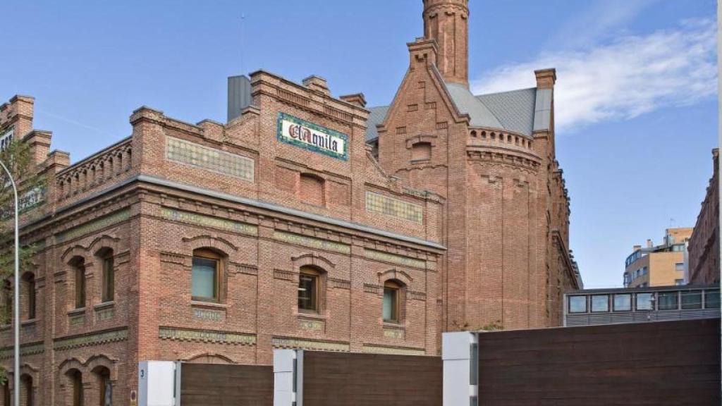 Fachada de la cervecera El Aguila.