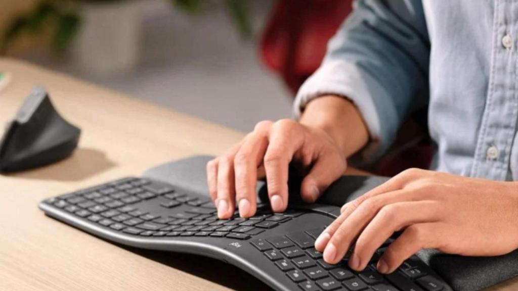 Teclado Inalámbrico Logitech Ergo K860