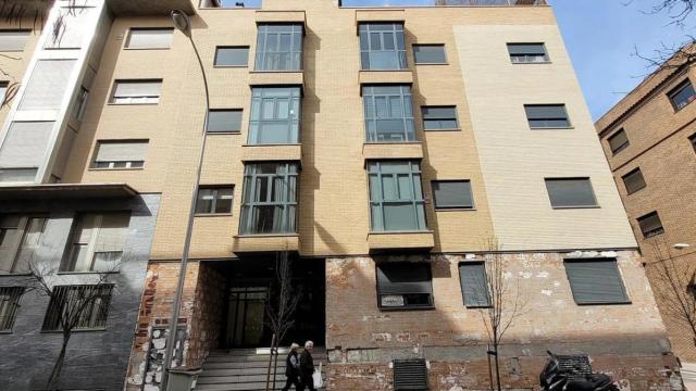 El edificio okupa de la calle Azcona 27, Madrid.