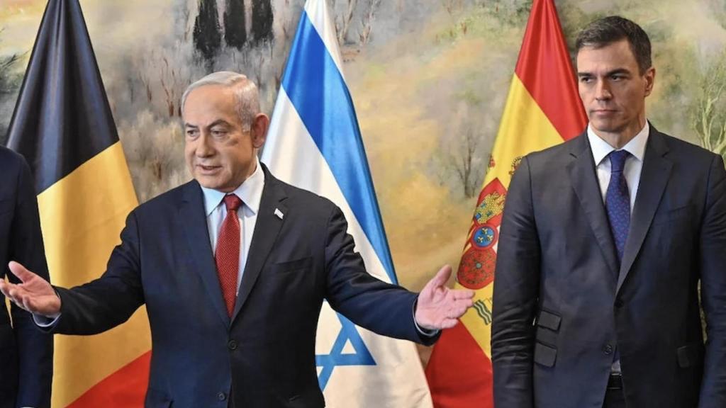 Benjamin Netanyahu junto a Pedro Sánchez.