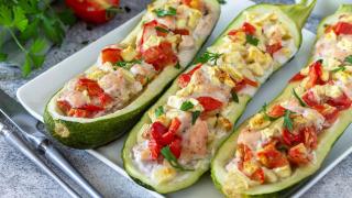 Muy saciante y rica en proteínas: la receta de calabacines rellenos en 20 minutos que hago cuando llega el buen tiempo