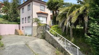 Exterior de la vivienda donde permanecieron aislados los tres menores y sus dos padres durante cuatro años.