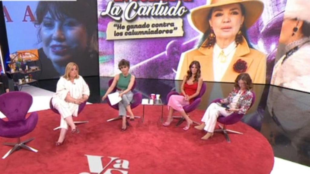 Colaboradores junto a Sonsoles Ónega.