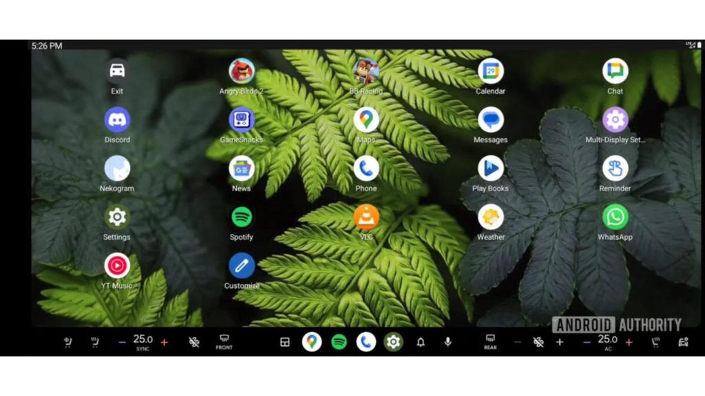 Controles de climatización en Android Auto (abajo)