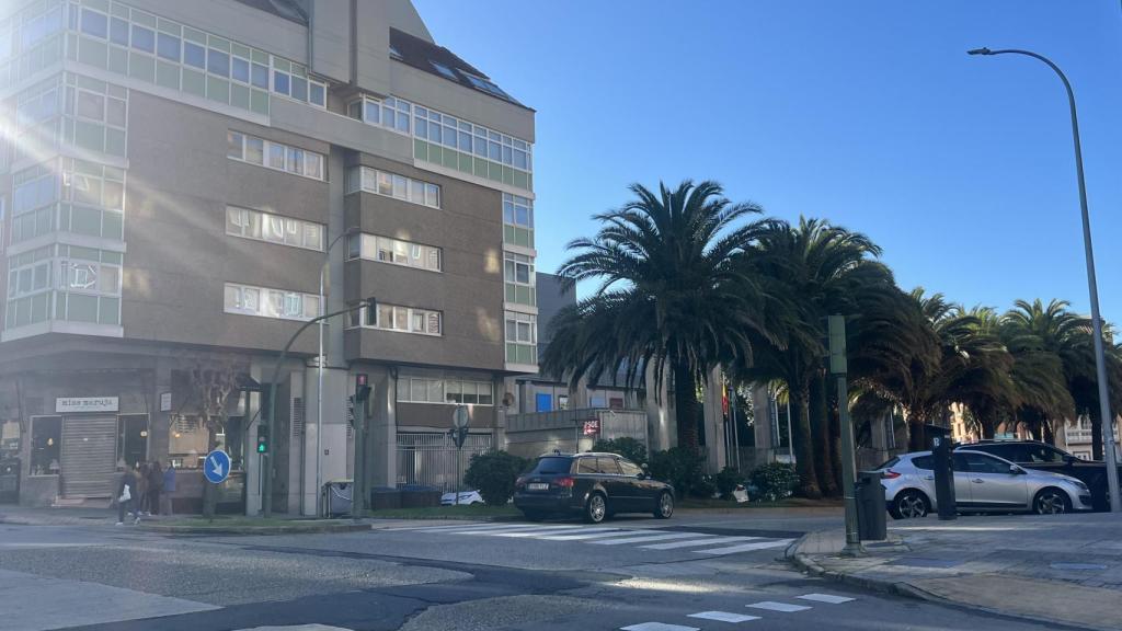 La zona de Zalaeta, en A Coruña, luce bajo la iluminación del sol.